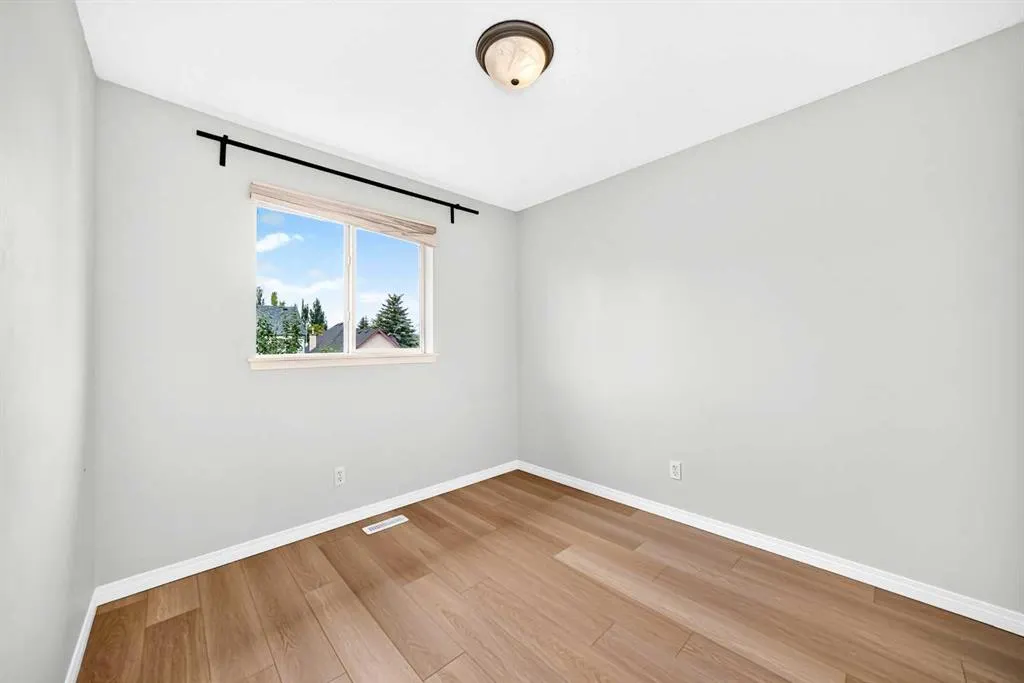 352 Copperfield Gardens SE