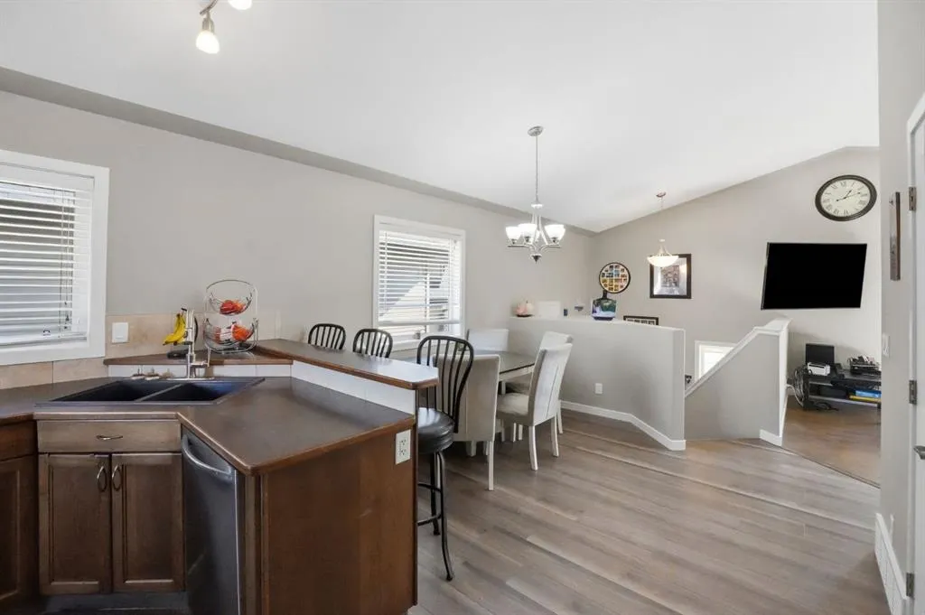52 Castella Crescent