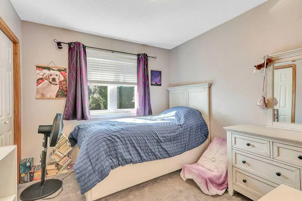 124 Lamont Close