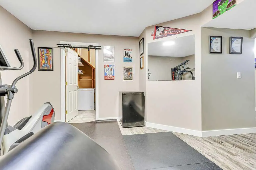 124 Lamont Close