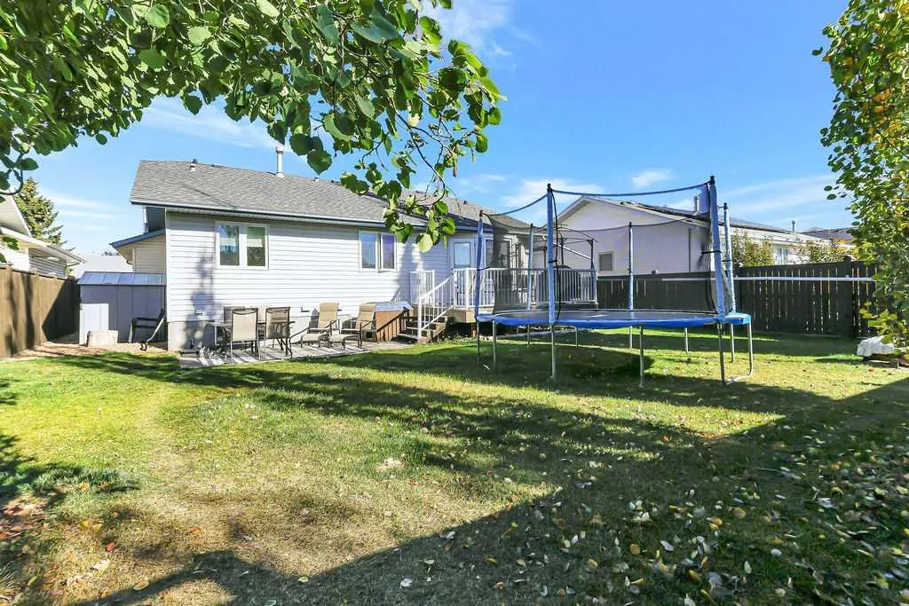 124 Lamont Close