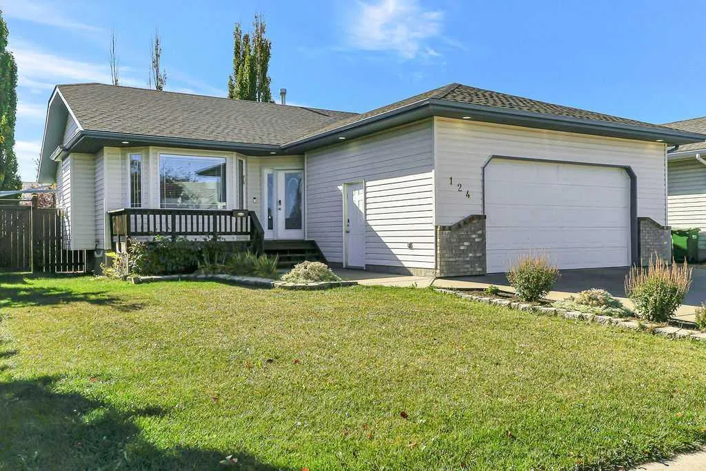 124 Lamont Close