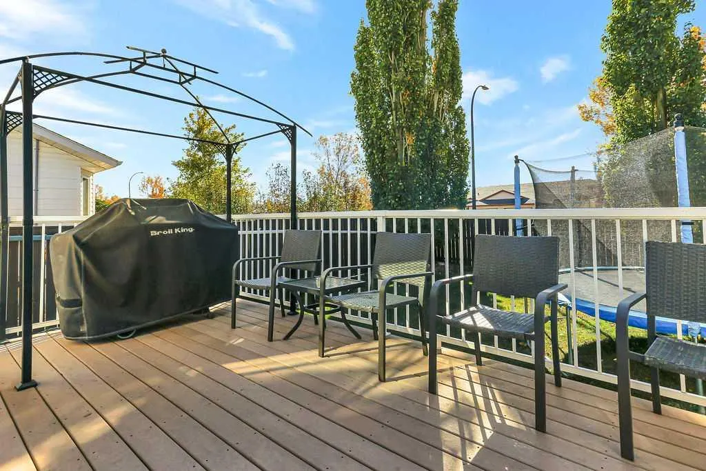 124 Lamont Close