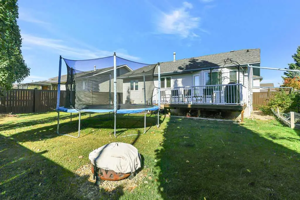 124 Lamont Close