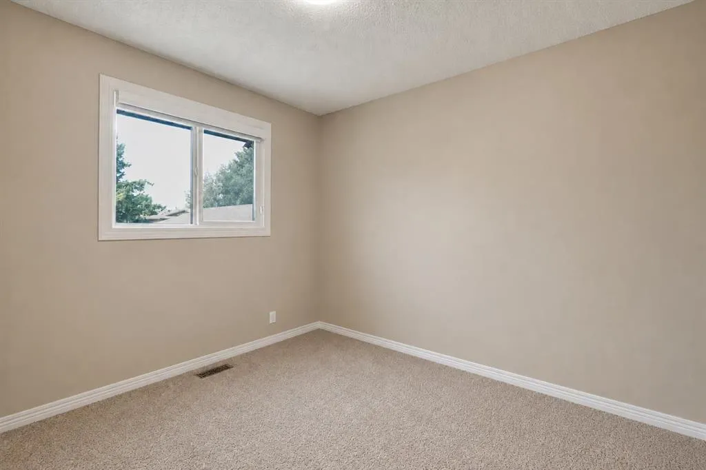 115 Abingdon Crescent NE