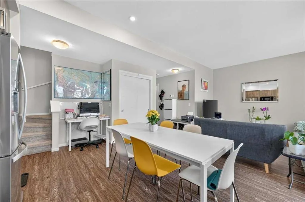 235 Redstone Walk NE #204
