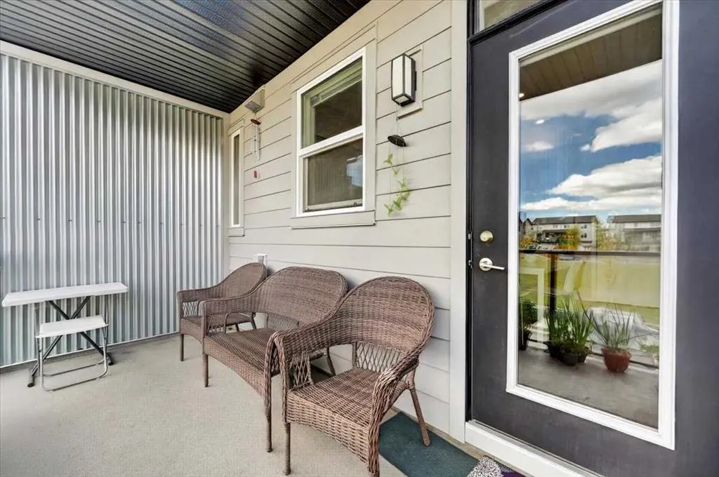 235 Redstone Walk NE #204