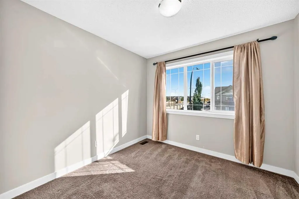 83 Legacy Crescent SE