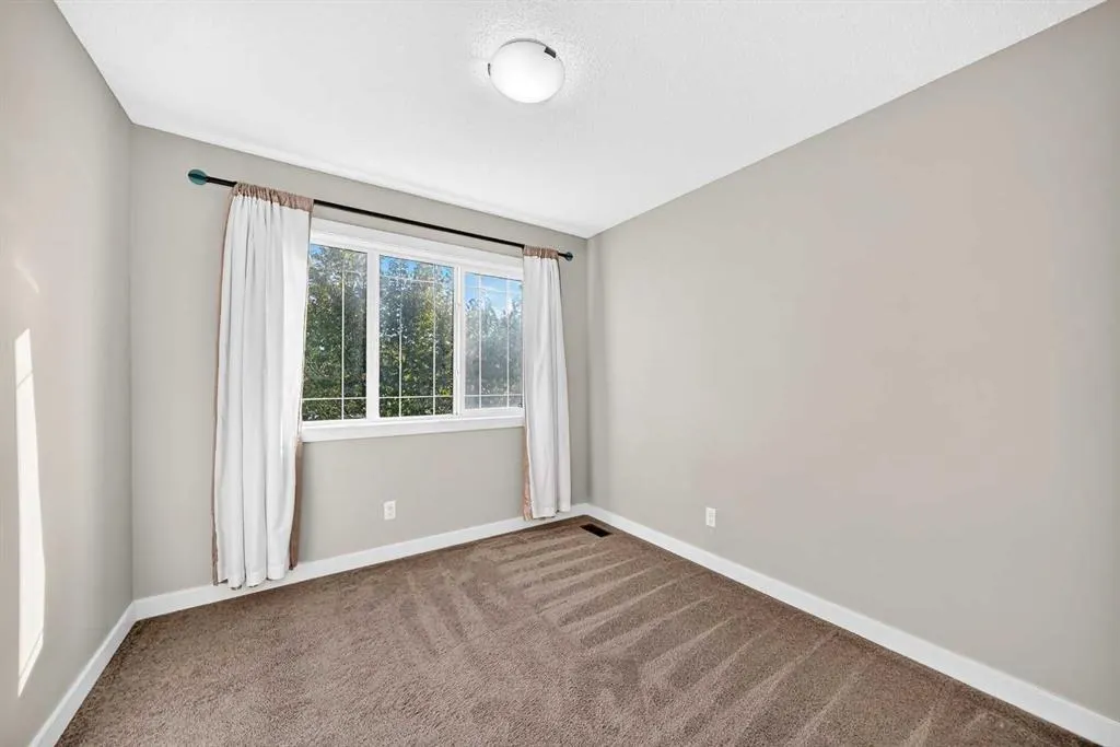 83 Legacy Crescent SE