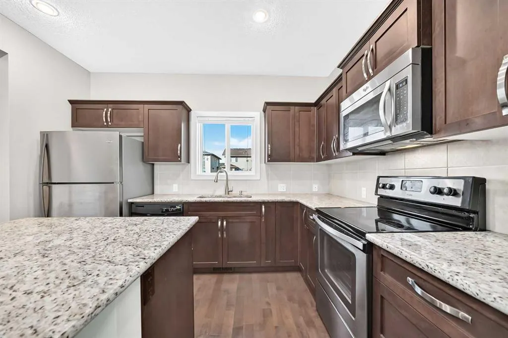 83 Legacy Crescent SE