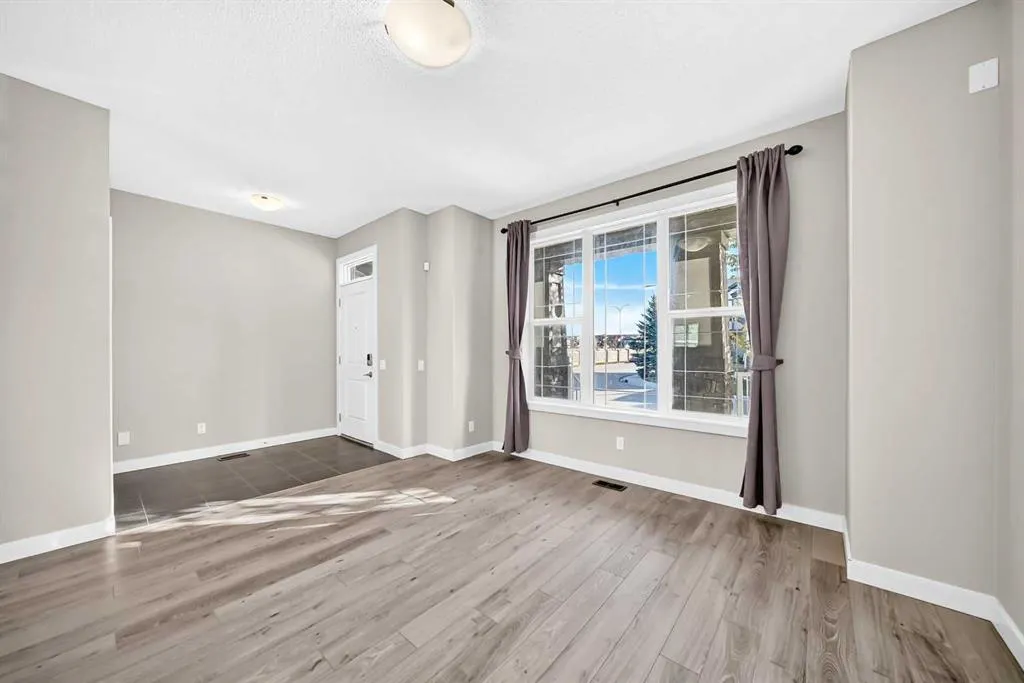 83 Legacy Crescent SE