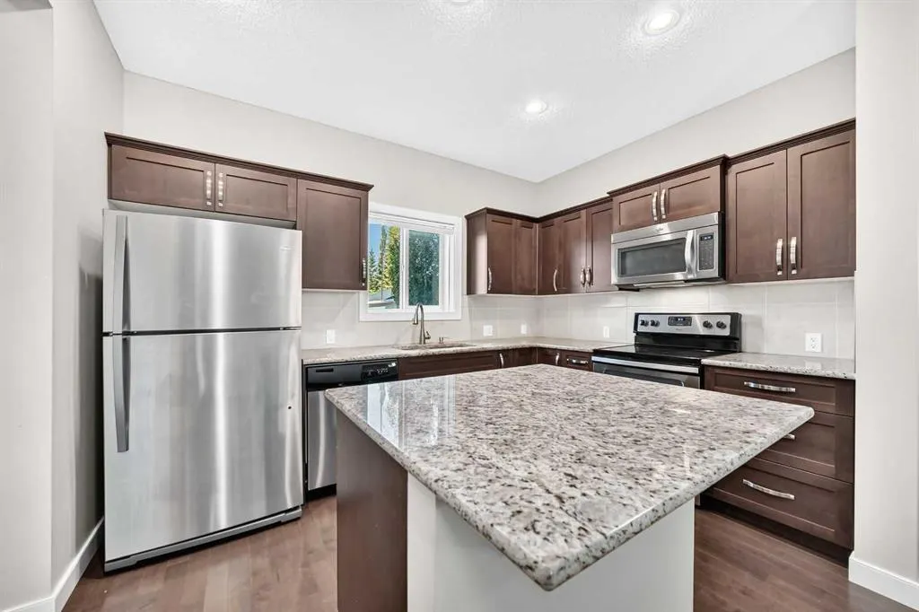 83 Legacy Crescent SE