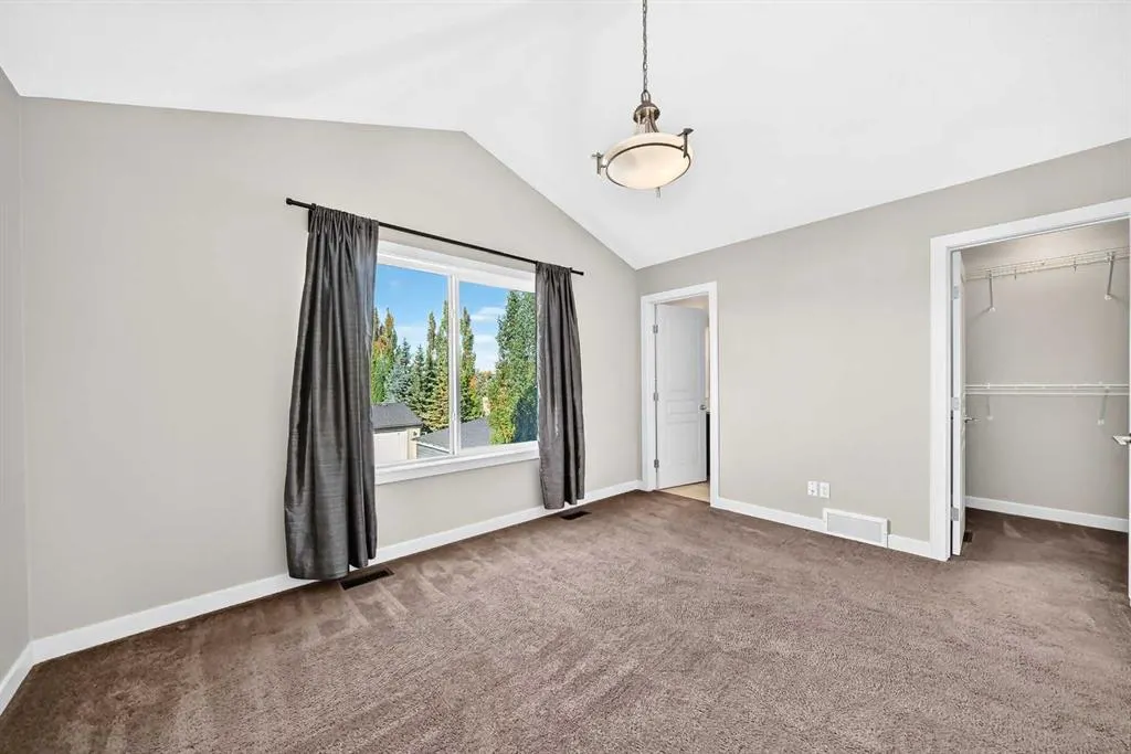 83 Legacy Crescent SE