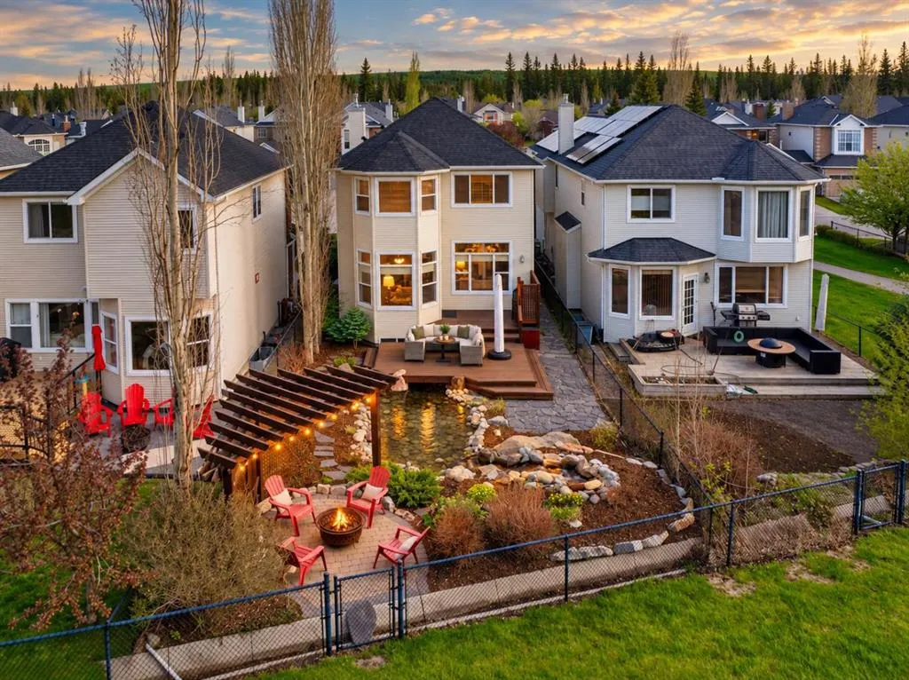 30 Discovery Ridge Gardens SW