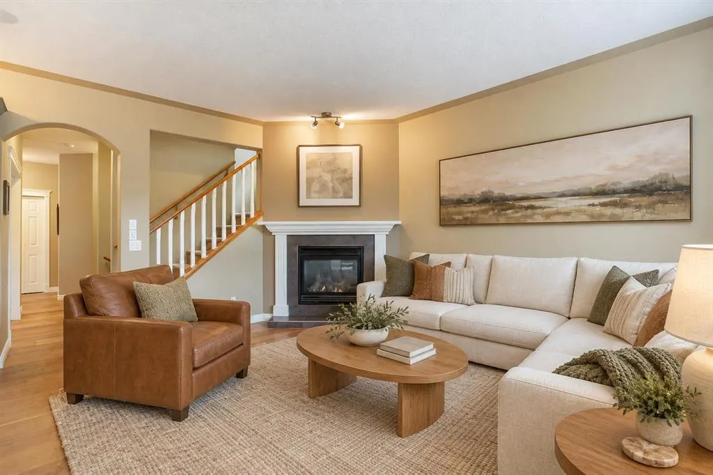 30 Discovery Ridge Gardens SW