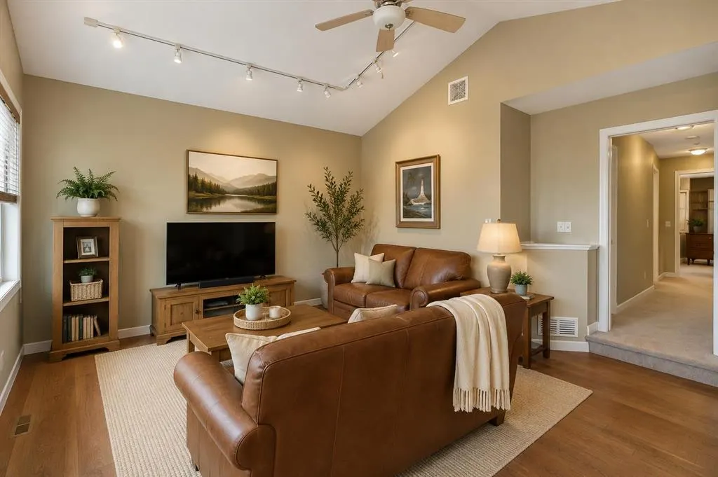 30 Discovery Ridge Gardens SW