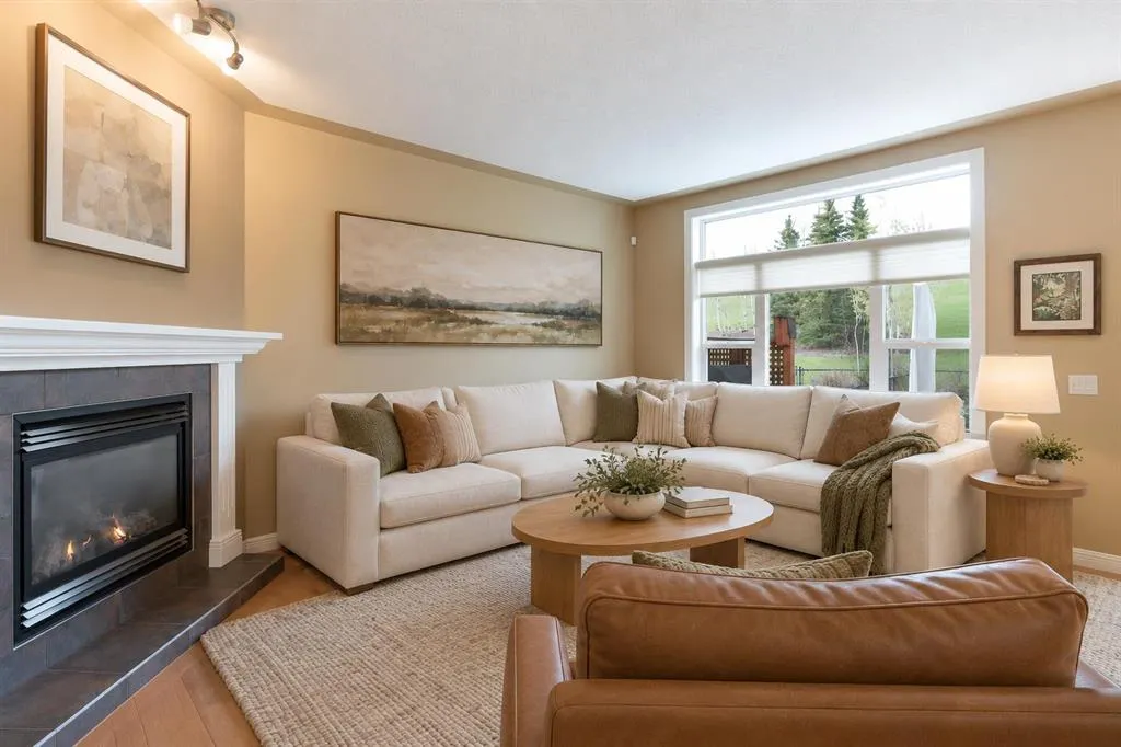 30 Discovery Ridge Gardens SW