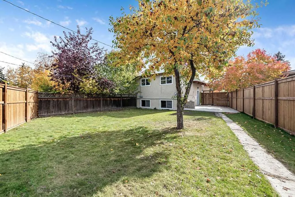 4421 Vissar Crescent NW