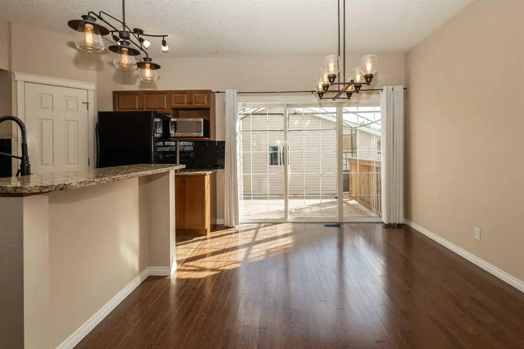 196 Eversyde Circle SW