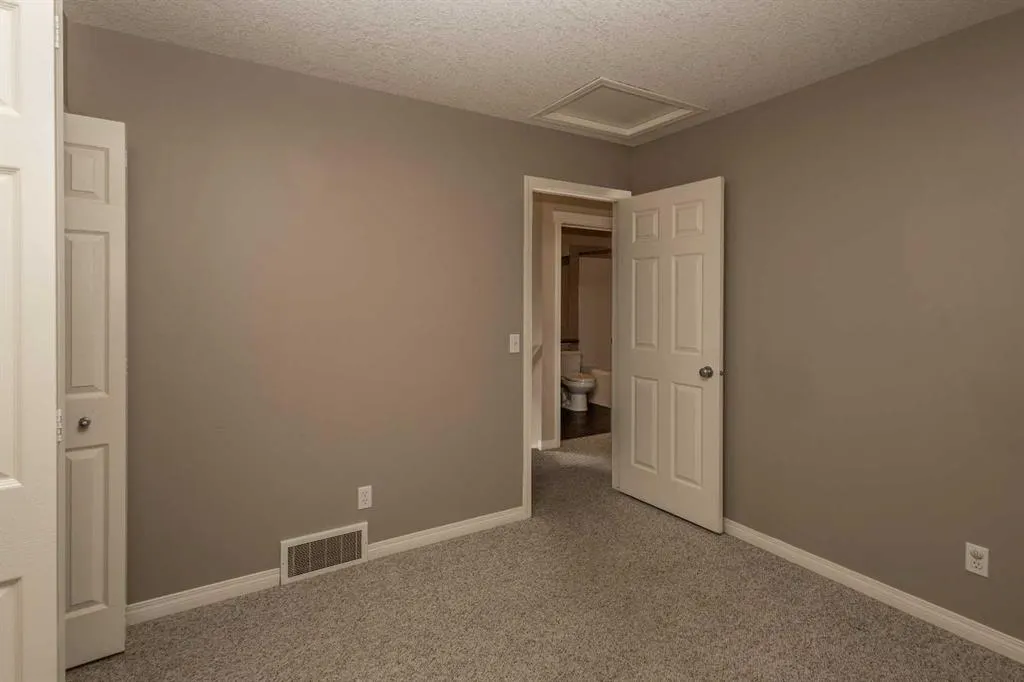 196 Eversyde Circle SW