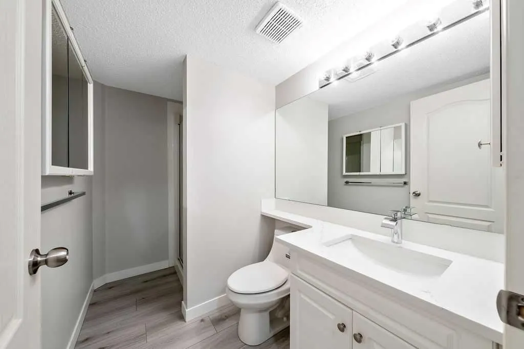 20 Sierra Morena Mews SW #109