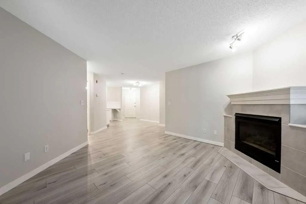 20 Sierra Morena Mews SW #109