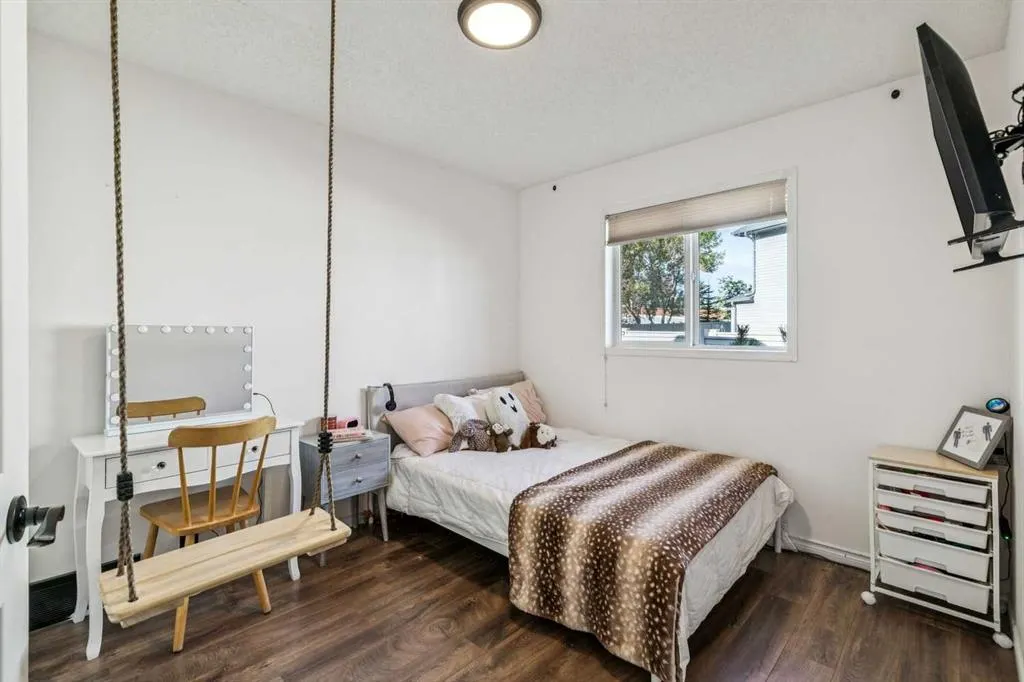 36 Hidden Ranch Mews NW