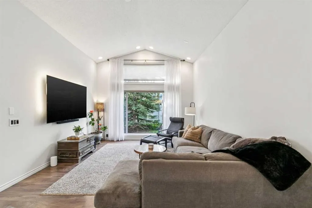 36 Hidden Ranch Mews NW