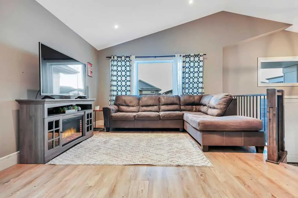 227 Livingston Close