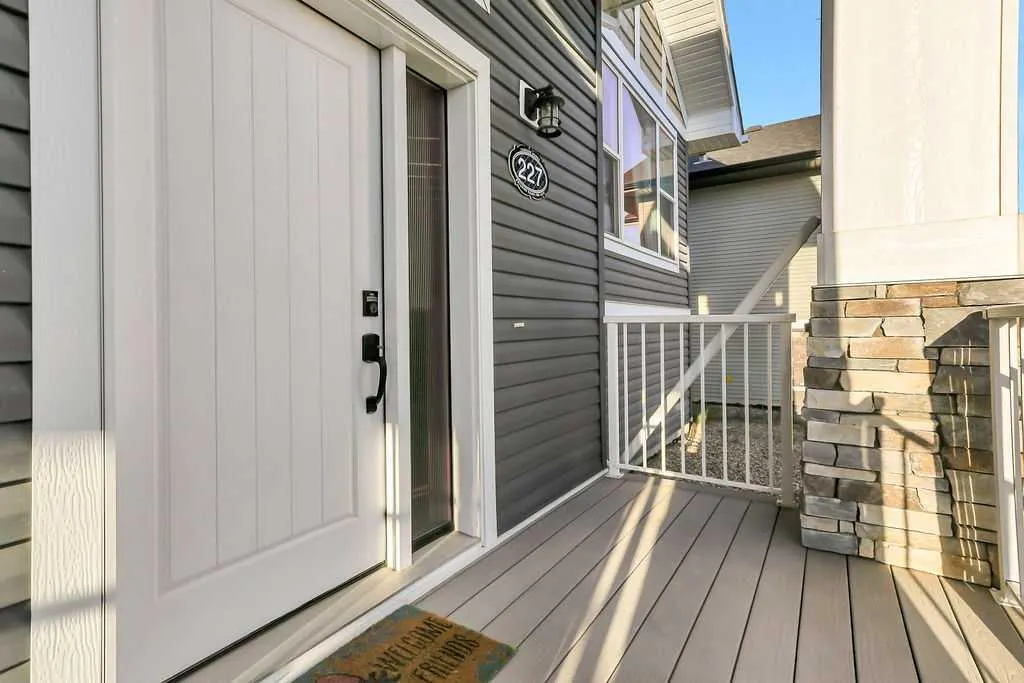 227 Livingston Close