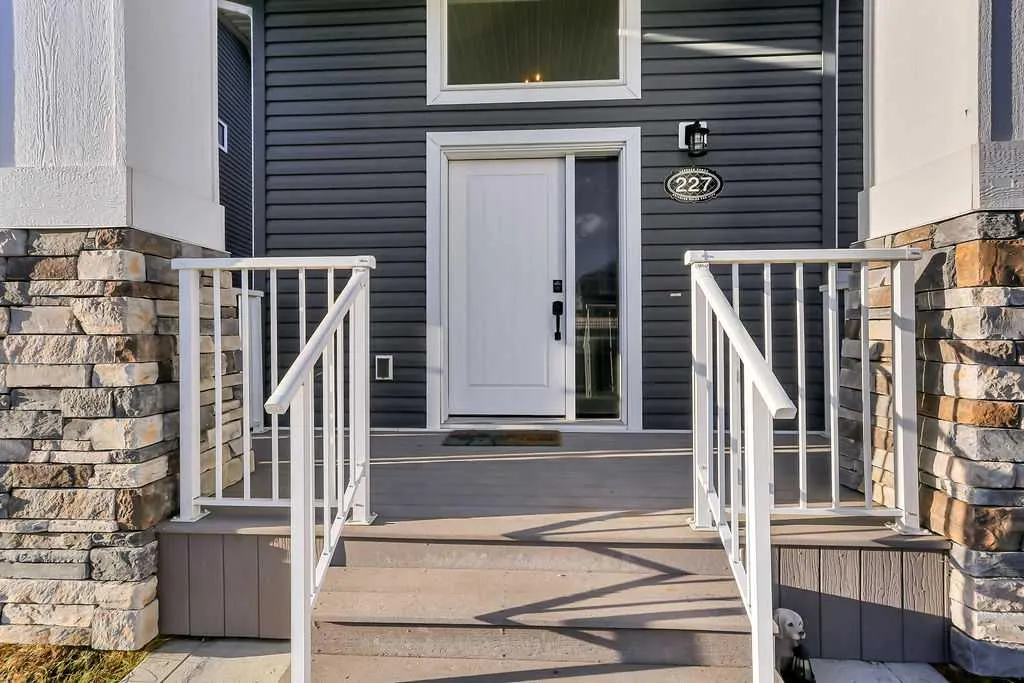 227 Livingston Close