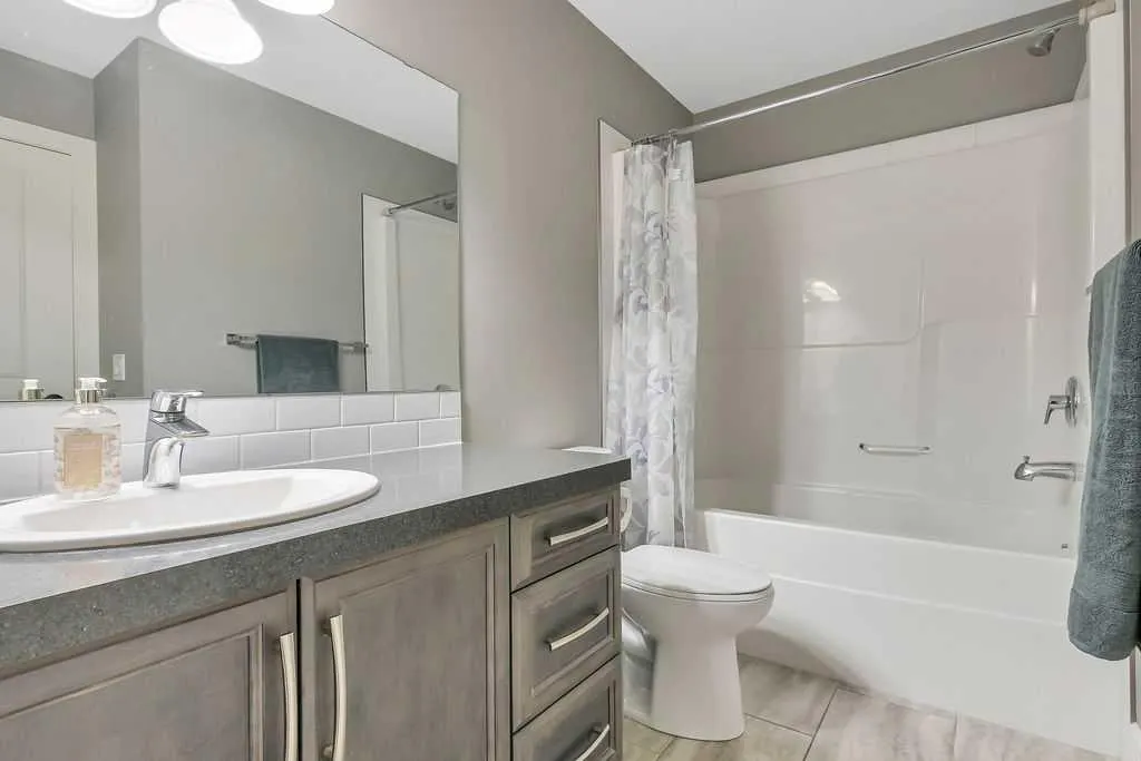 227 Livingston Close