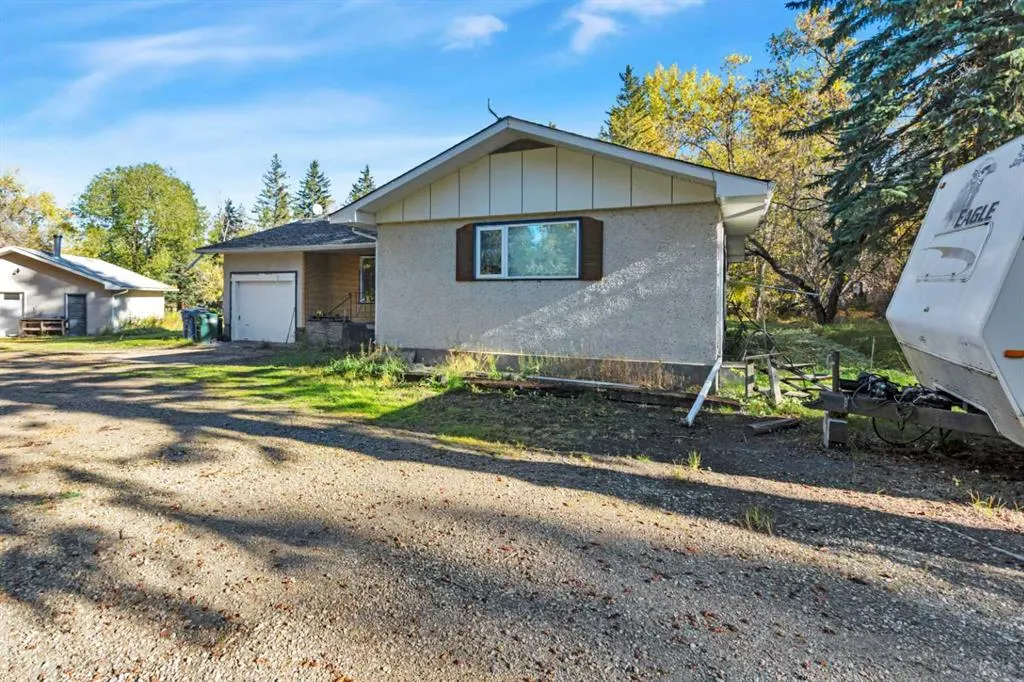 22 College Park Close