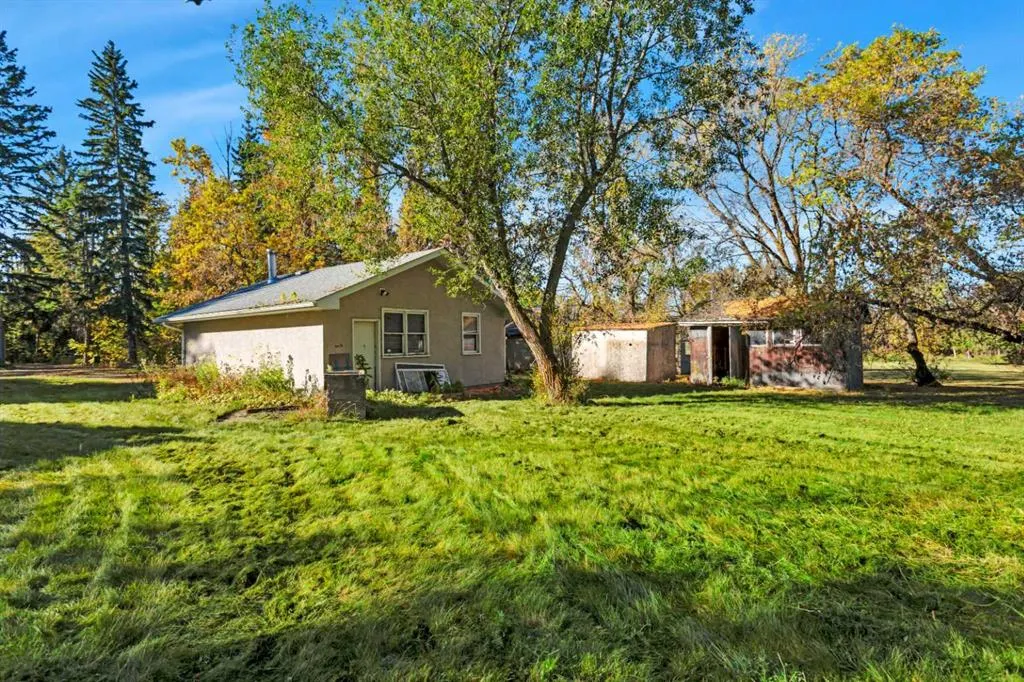 22 College Park Close