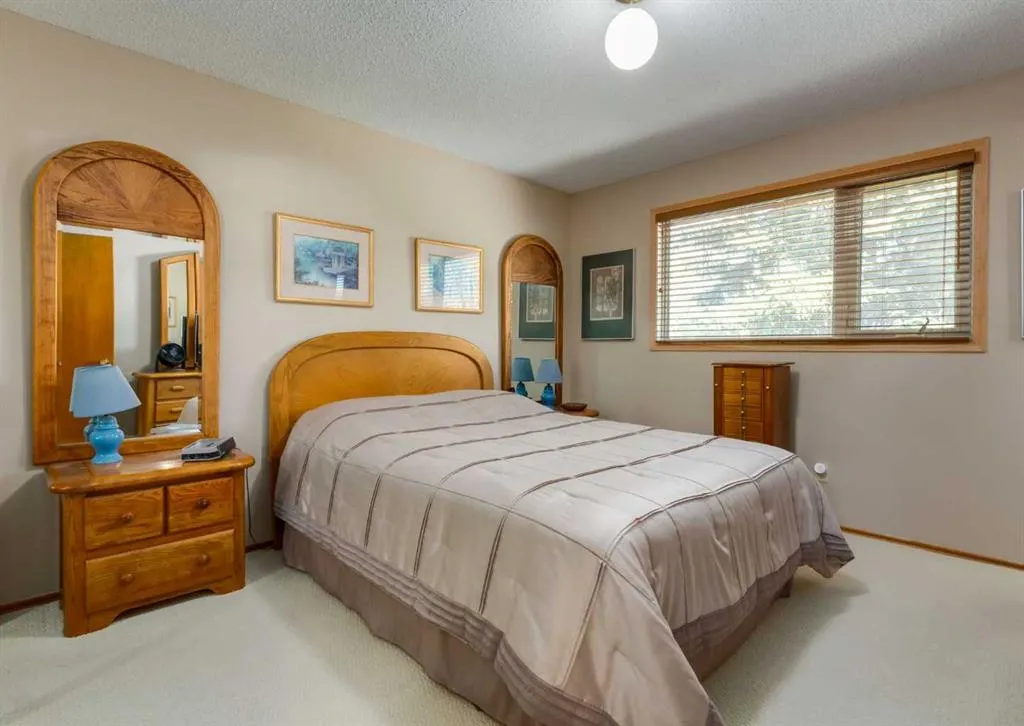 4808 Valiant Drive NW