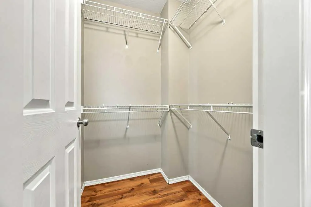 2005 Luxstone Boulevard SW #303
