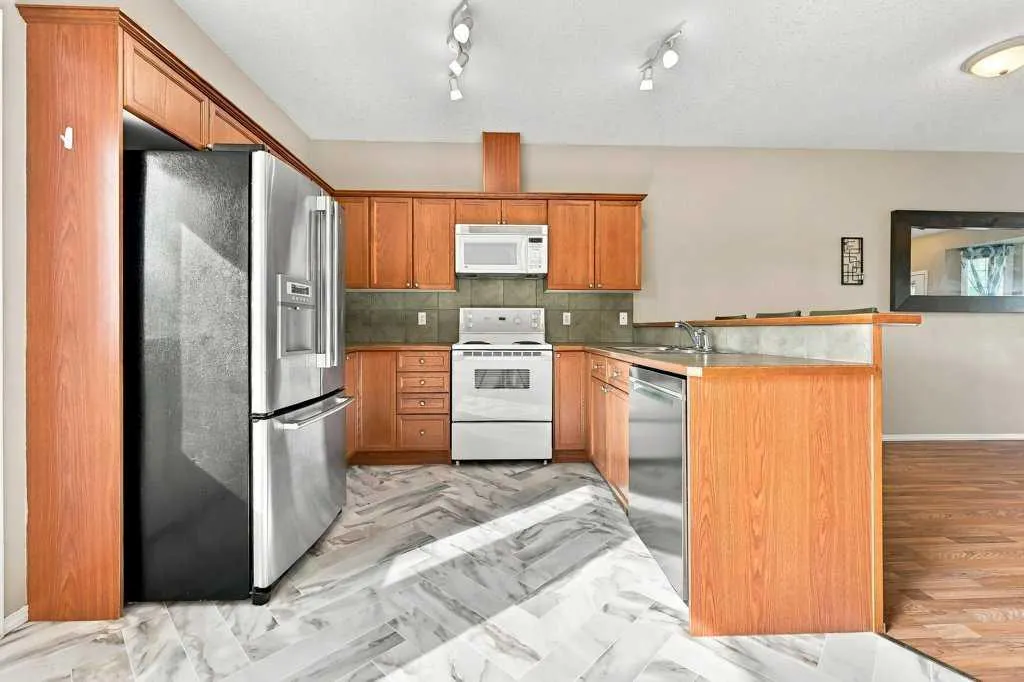 2005 Luxstone Boulevard SW #303