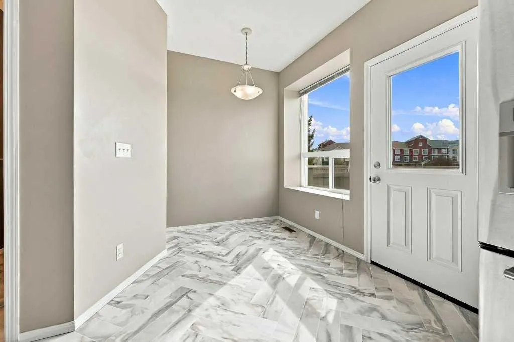 2005 Luxstone Boulevard SW #303