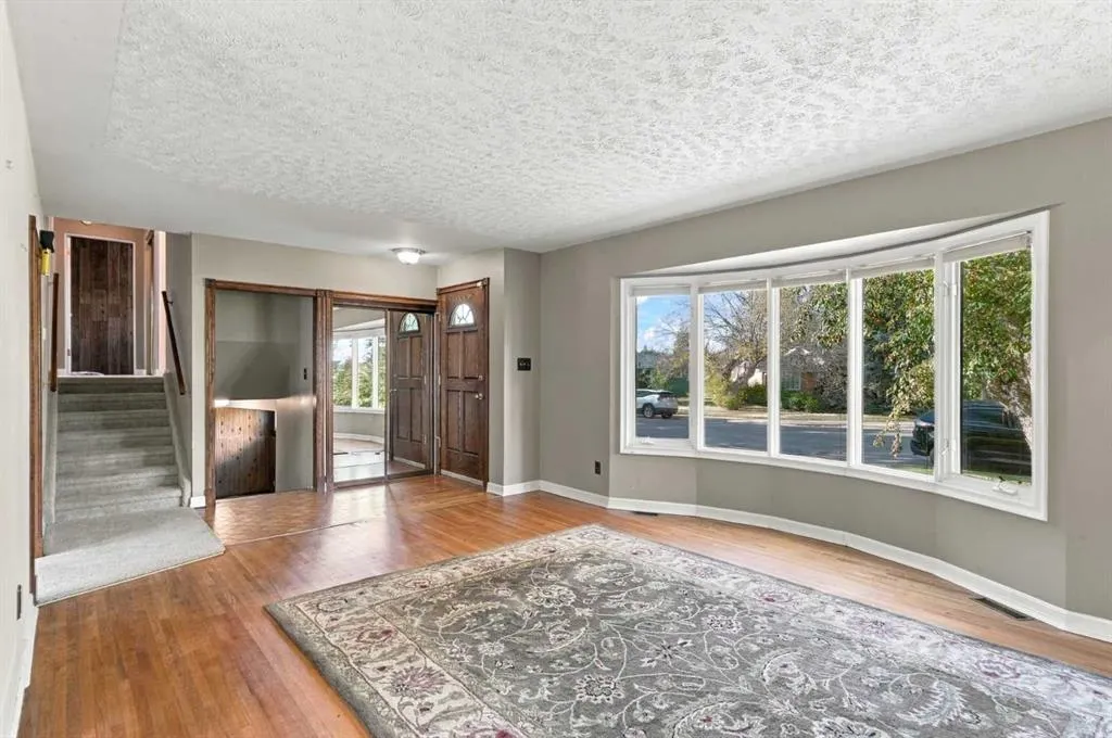 120 Fairview Crescent SE