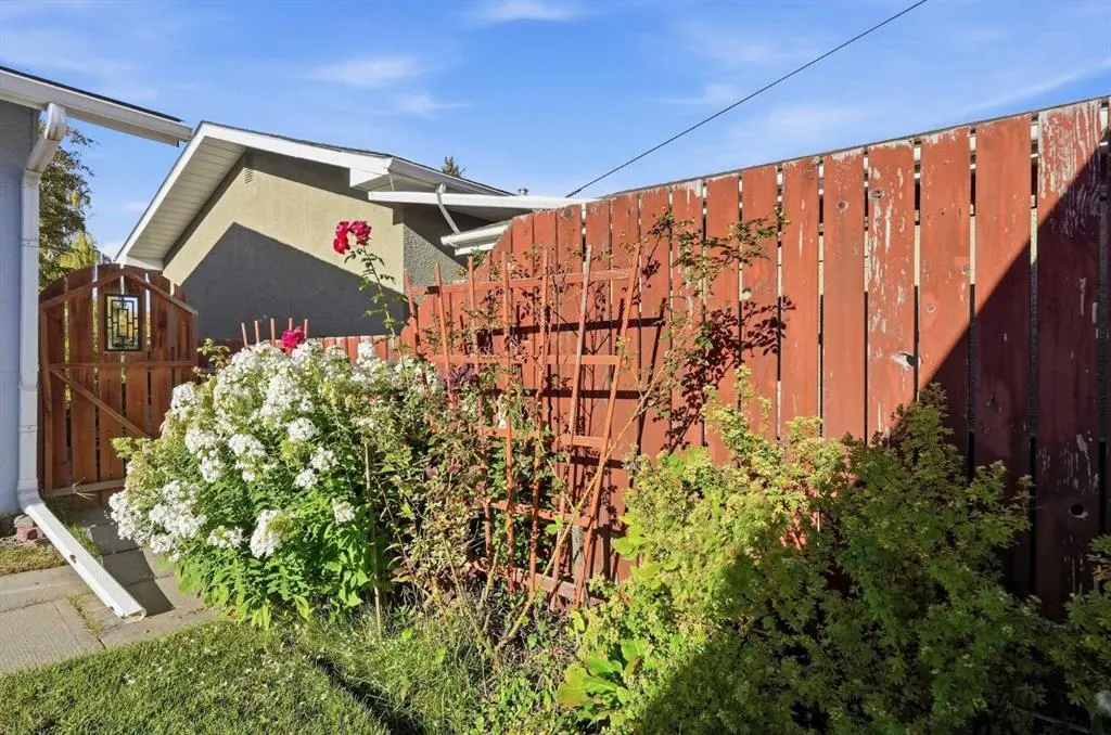 120 Fairview Crescent SE