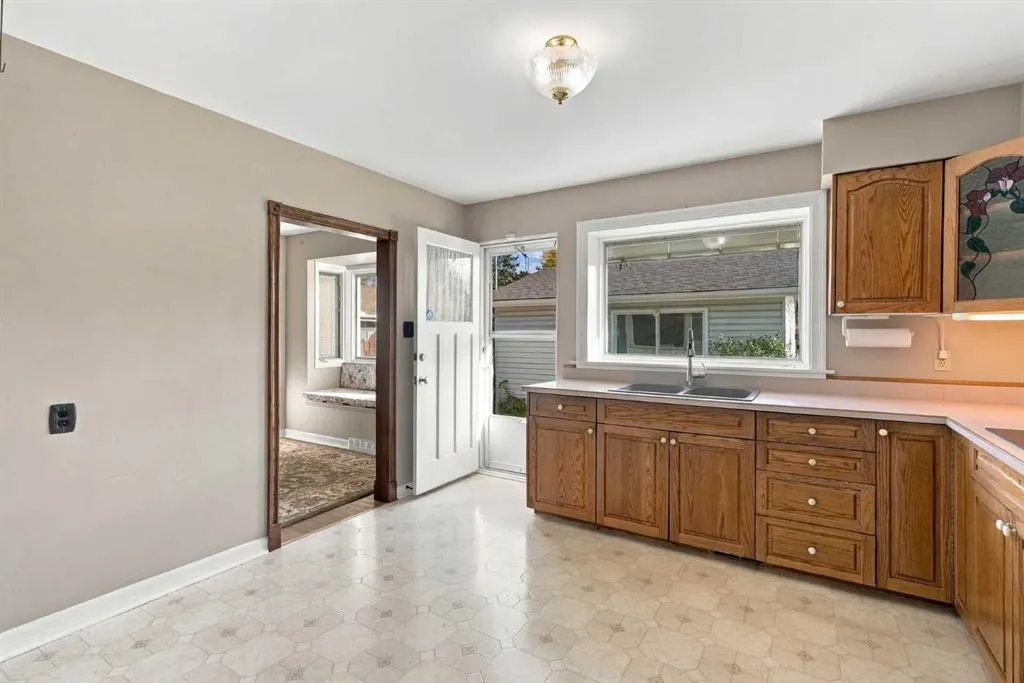 120 Fairview Crescent SE