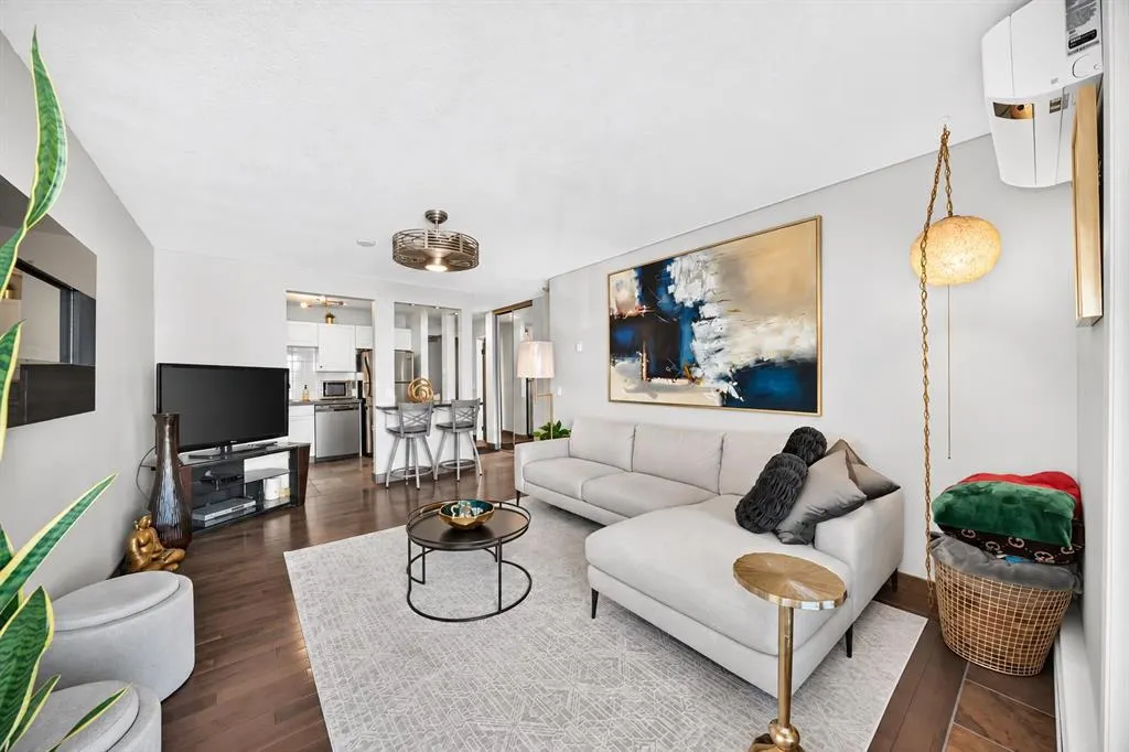 1810 11 Avenue SW #206