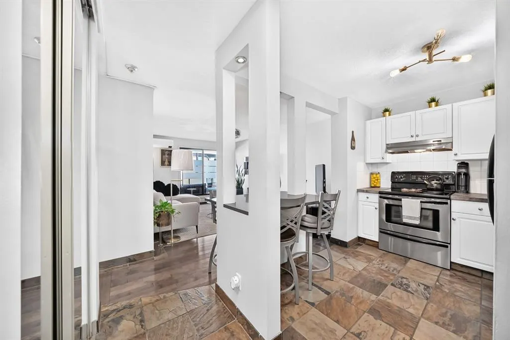 1810 11 Avenue SW #206