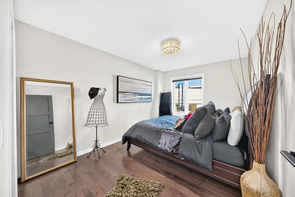 1810 11 Avenue SW #206