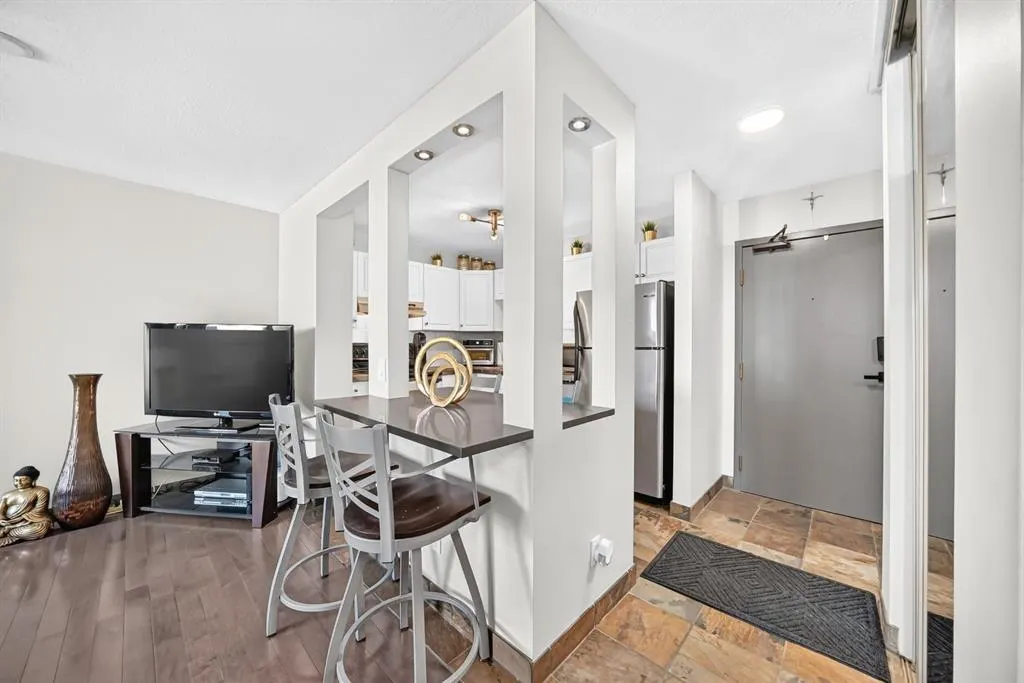 1810 11 Avenue SW #206
