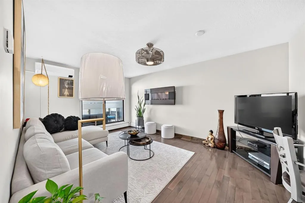 1810 11 Avenue SW #206