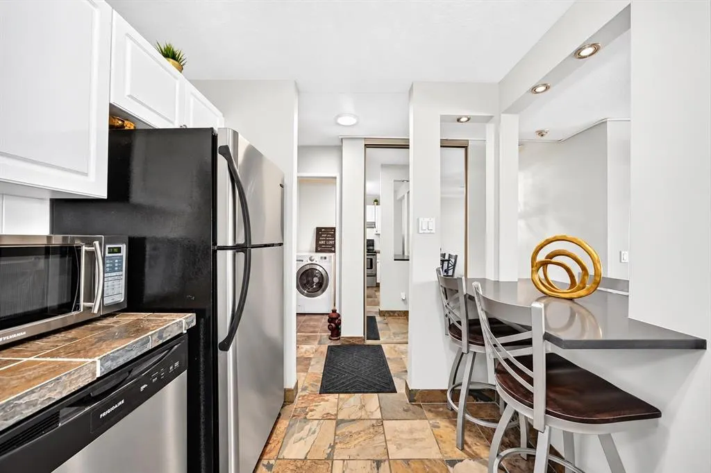 1810 11 Avenue SW #206