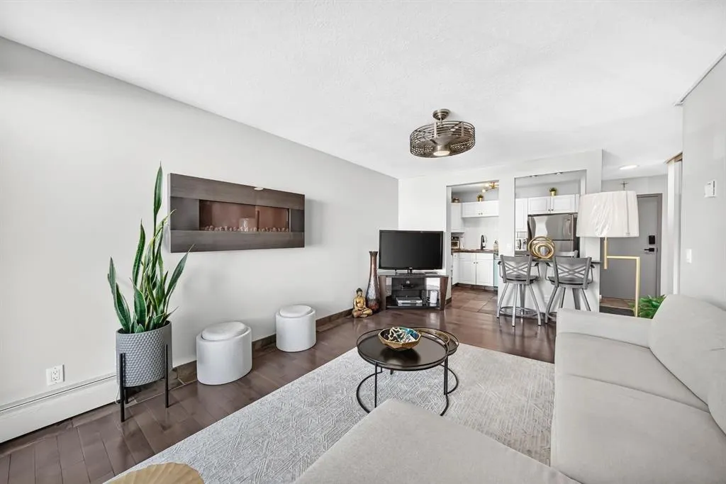 1810 11 Avenue SW #206