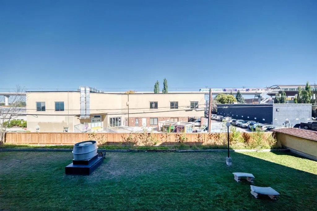 1810 11 Avenue SW #206