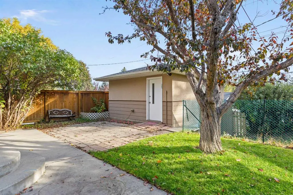 48 Selkirk Drive SW